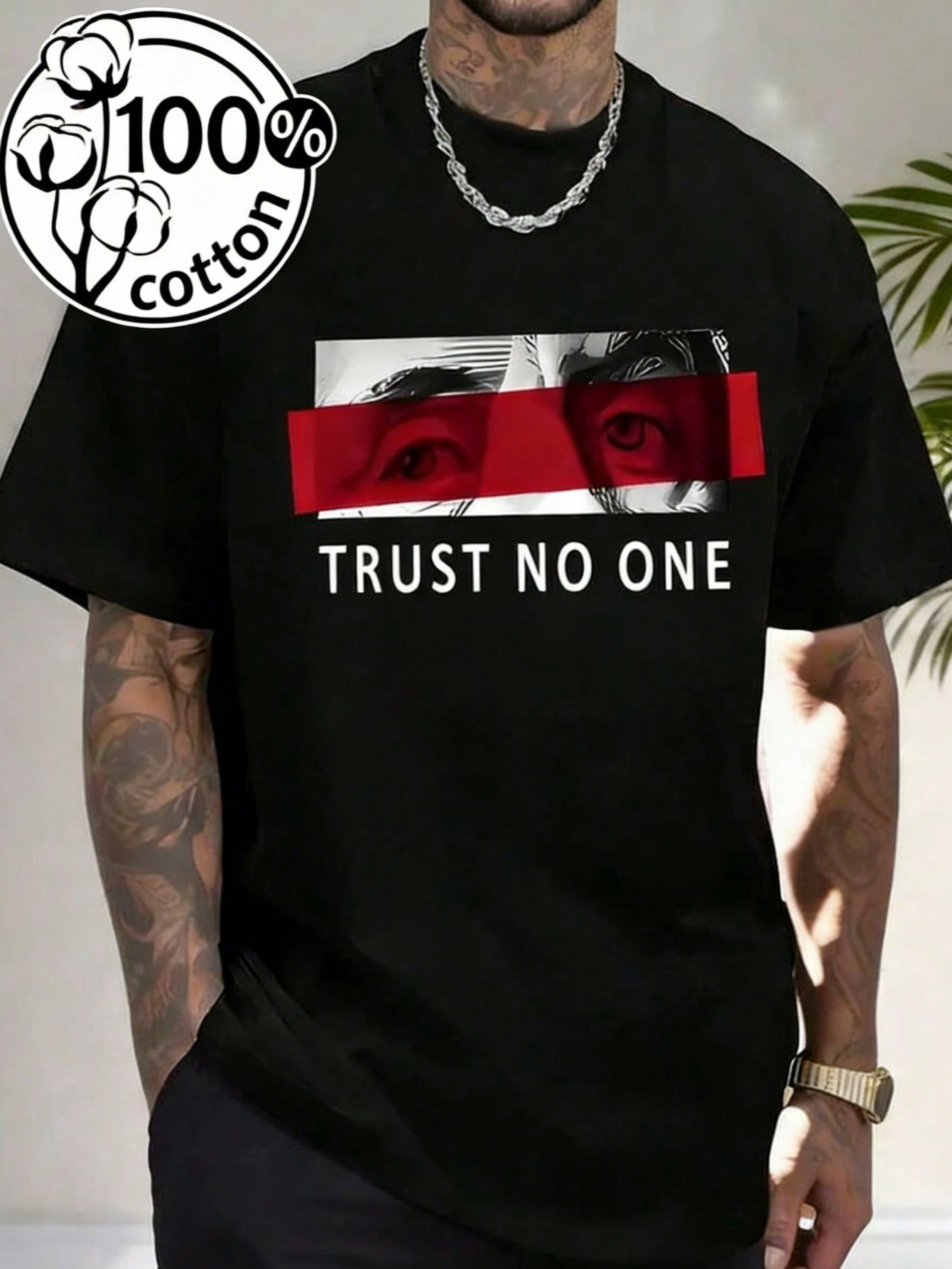 Black Cotton Graphic Tee with  - Tee Graphic Print recension och pris