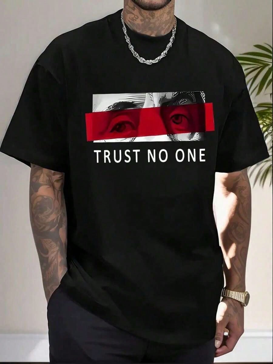 Black Cotton Graphic Tee with  - Tee Graphic Print recension och pris
